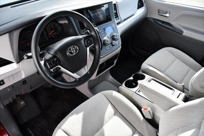 2017 Toyota Sienna LE 8 Passenger