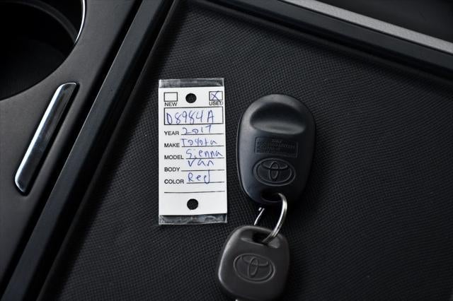 2017 Toyota Sienna LE 8 Passenger