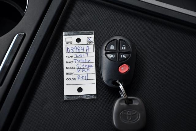 2017 Toyota Sienna LE 8 Passenger