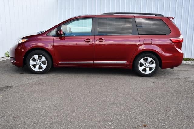 2017 Toyota Sienna LE 8 Passenger