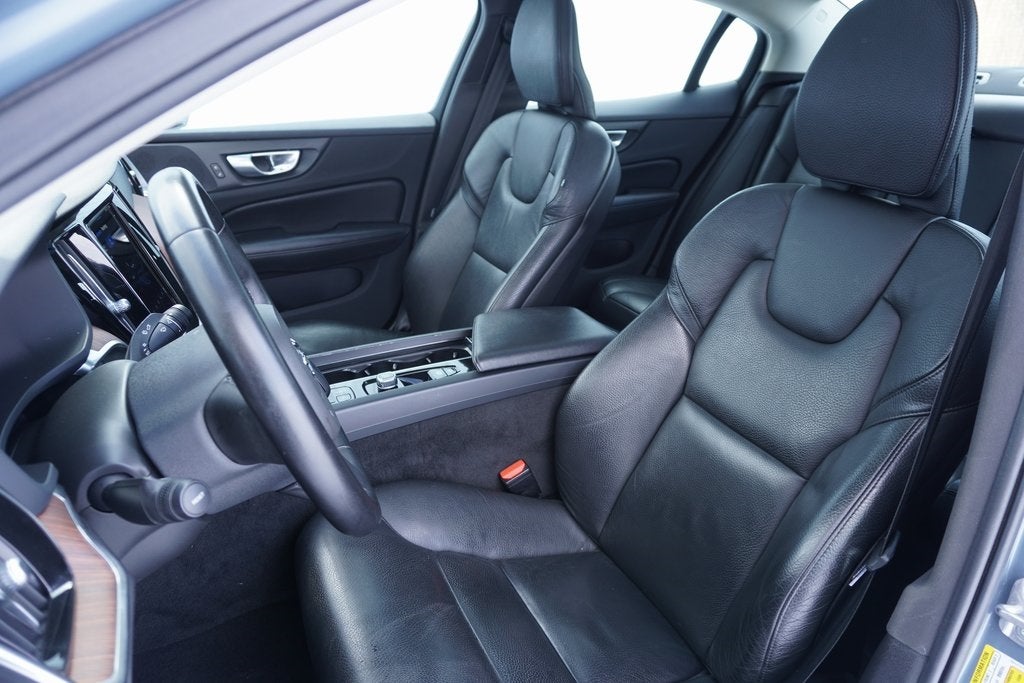 2024 Volvo S60 B5 Plus Dark Theme