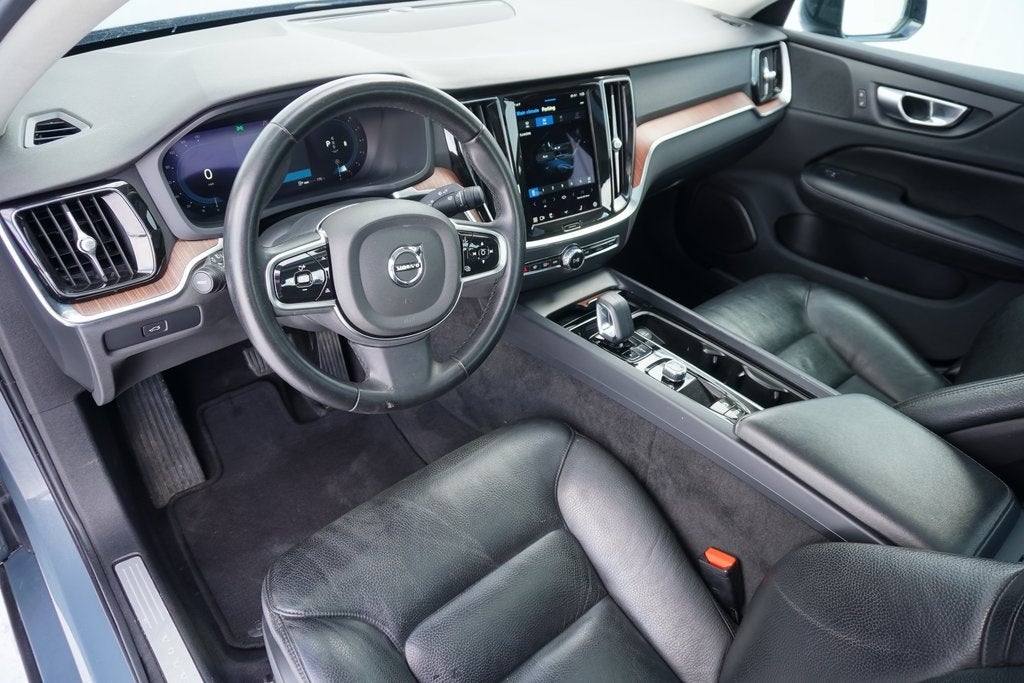 2024 Volvo S60 B5 Plus Dark Theme