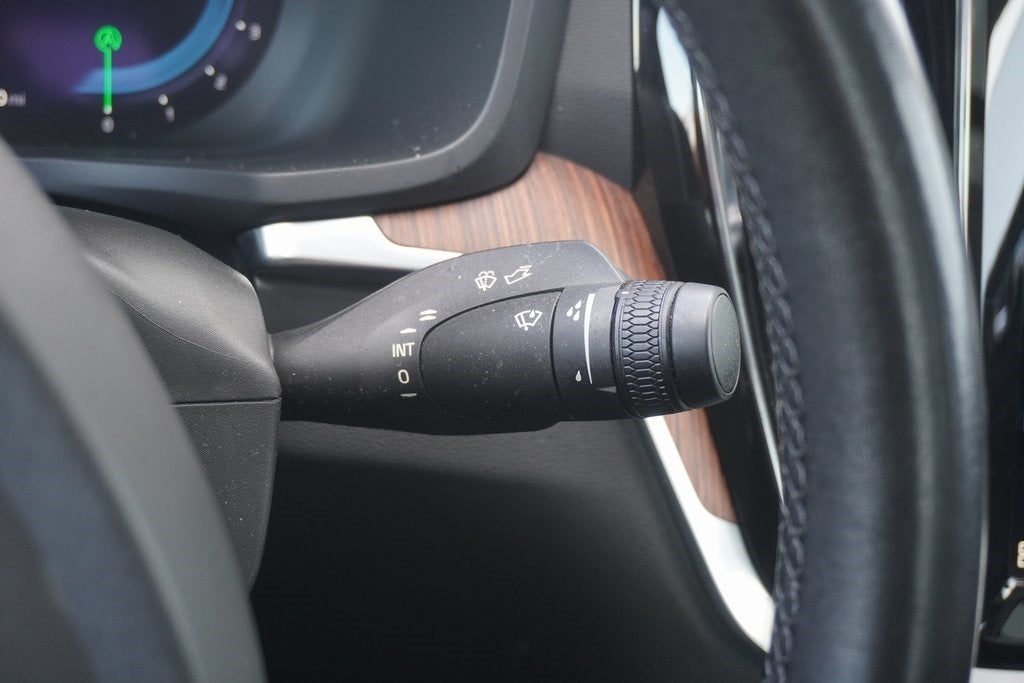 2024 Volvo S60 B5 Plus Dark Theme