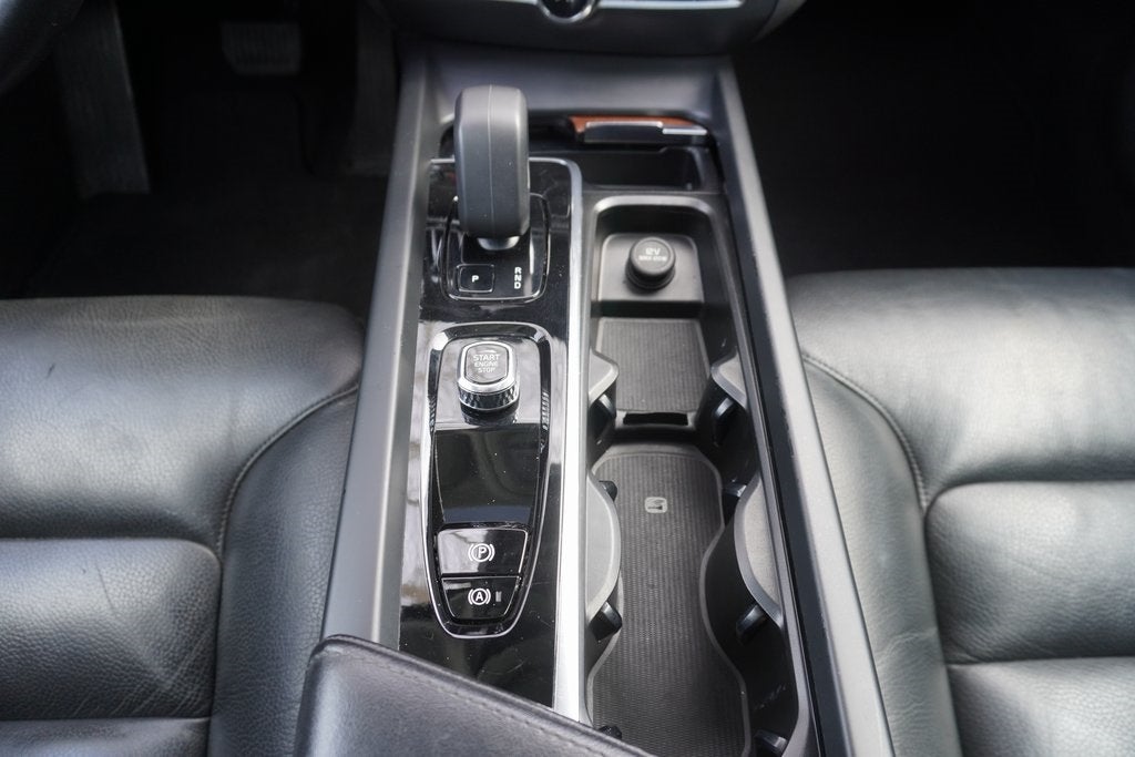 2024 Volvo S60 B5 Plus Dark Theme