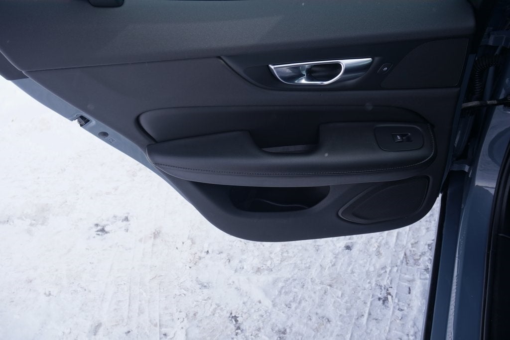 2024 Volvo S60 B5 Plus Dark Theme