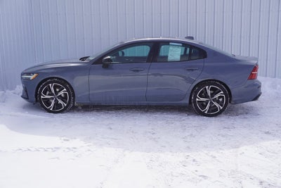 2024 Volvo S60 B5 Plus Dark Theme