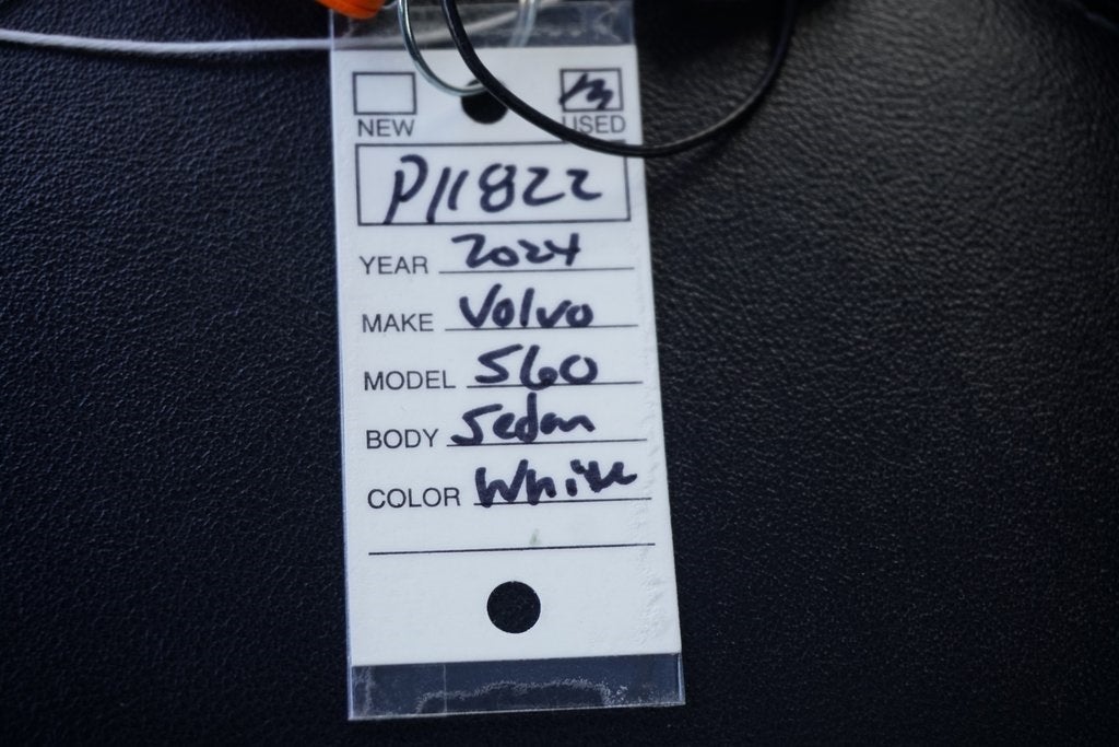 2024 Volvo S60 B5 Plus Dark Theme