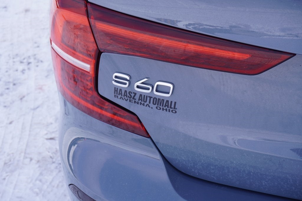 2024 Volvo S60 B5 Plus Dark Theme