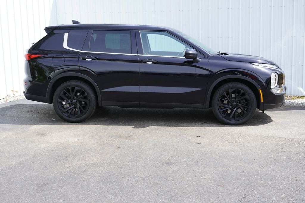 2022 Mitsubishi Outlander Black Edition S-AWC