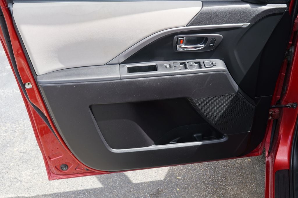 2015 Mazda Mazda5 Sport