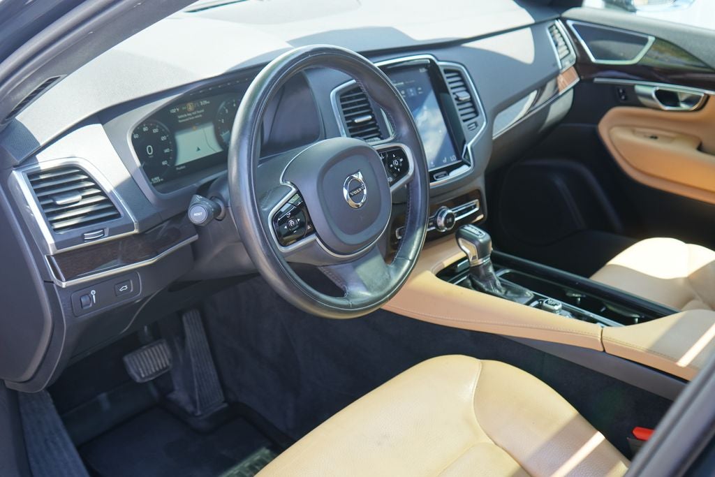 2019 Volvo XC90 T6 Momentum