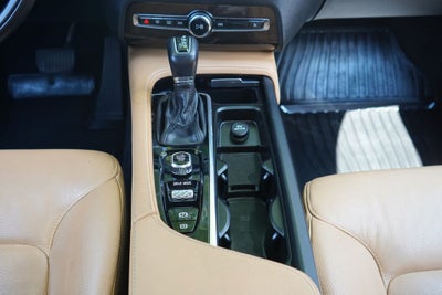 2019 Volvo XC90 T6 Momentum