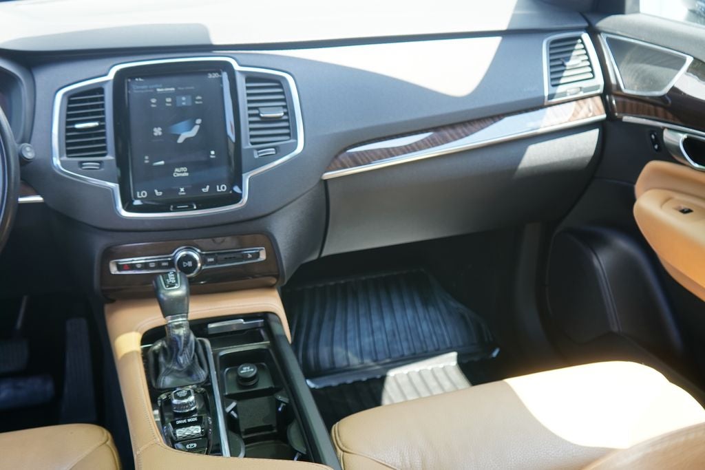 2019 Volvo XC90 T6 Momentum
