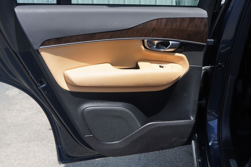 2019 Volvo XC90 T6 Momentum