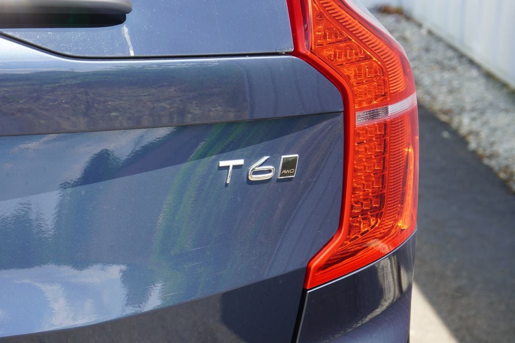 2019 Volvo XC90 T6 Momentum