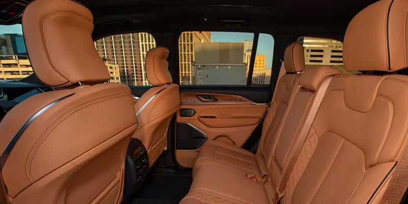 2024 Jeep Grand Cherokee interior